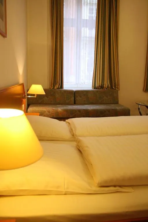 Hotel Alameda Hamburgo 2*,  Alemania